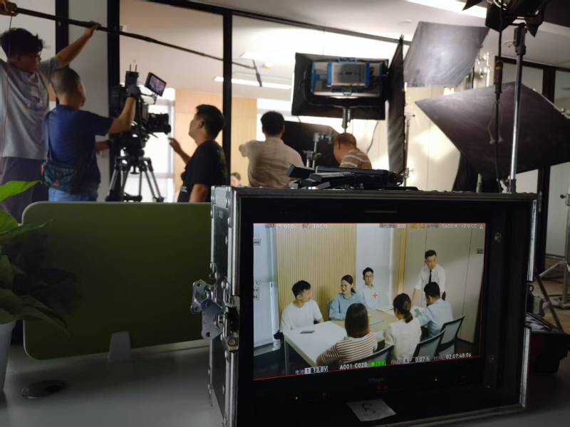 湘乡市TVC拍摄公司：科技产品视觉化大师，诠释未来感与功能美学